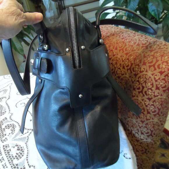 Salvatore Ferragamo Black Lamb Skin Leather "Gancio" Shoulder Bag - Picture 6 of 16